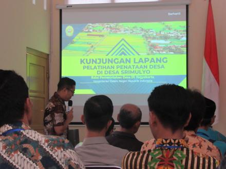 Kunjungan Lapang Pelatihan Adiministrasi Desa Sebagai Sarana Berbagi Ilmu