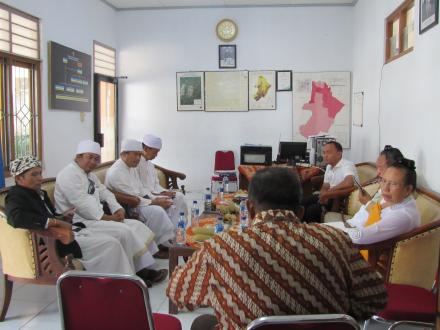 Kepala Biro Kesra Provinsi Bali Beramah Tamah di Pemdes Srimulyo