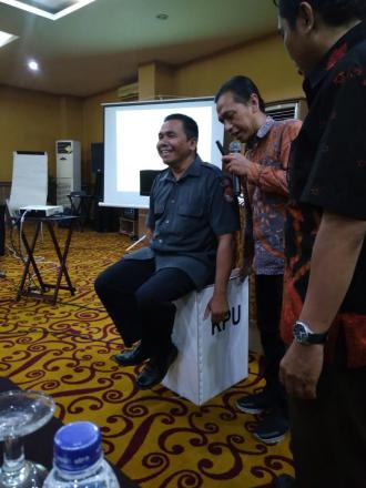 KPU Kabupaten Bantul Uji Coba Kotak Suara Karton Berbahan Duplex