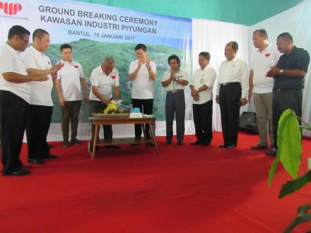 Pemotongan Tumpeng Oleh Bupati Bantul